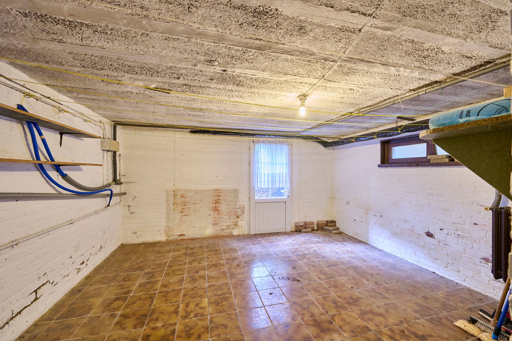 RUSTIG GELEGEN OP TE FRISSEN GEZINSWONING OP 6a in As. foto 12