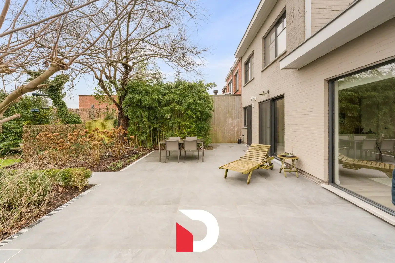 Ruime en volledig instapklare halfopen woning met praktijk op 960 m² grond foto 25