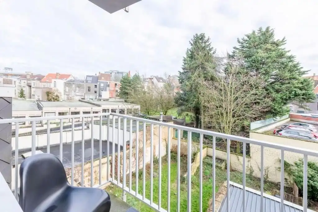 Stijlvol gerenoveerd 1-slaapkamerappartement aan het water in hartje Gent foto 10