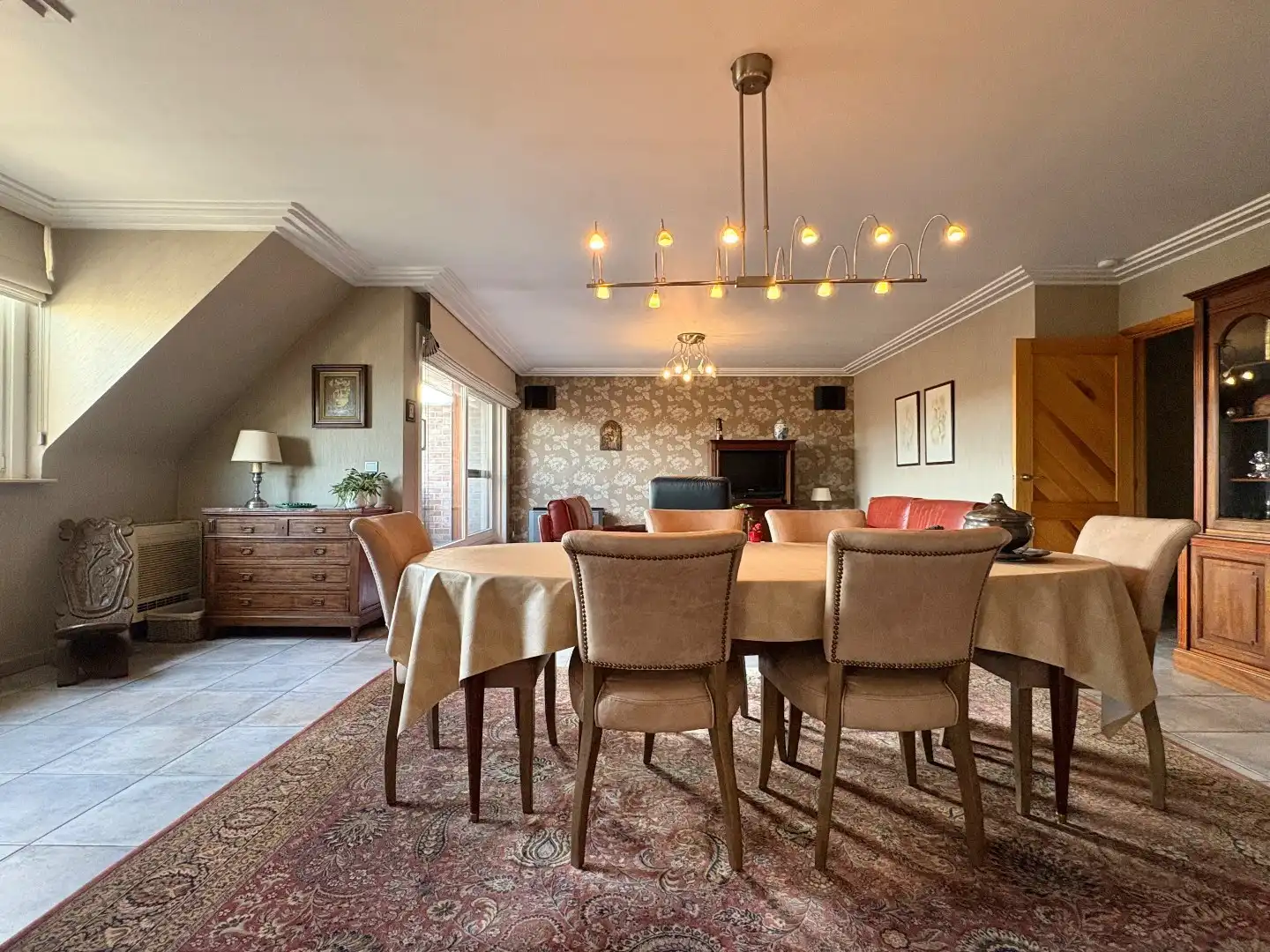 Appartement te koop op de 3de verdieping in Harelbeke. foto 2