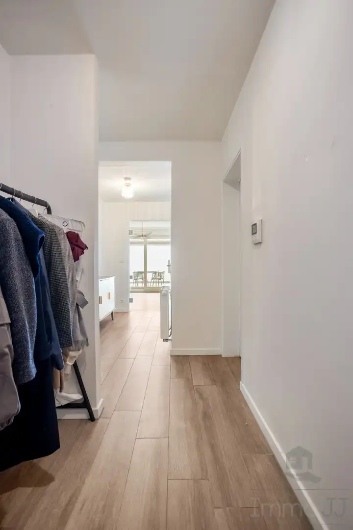 Gerenoveerd gelijkvloers appartement foto 13