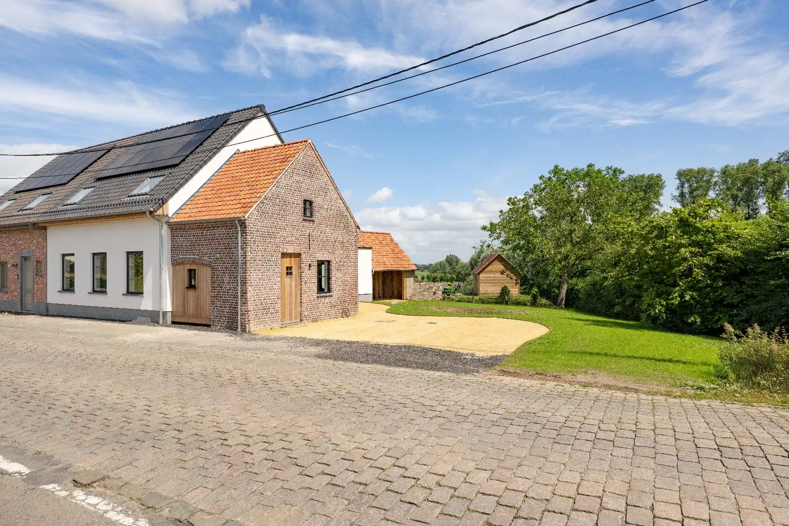 PRACHTIG TOTAAL GERENOVEERDE GEZINSWONING MET 3 SLAAPKAMERS foto 24
