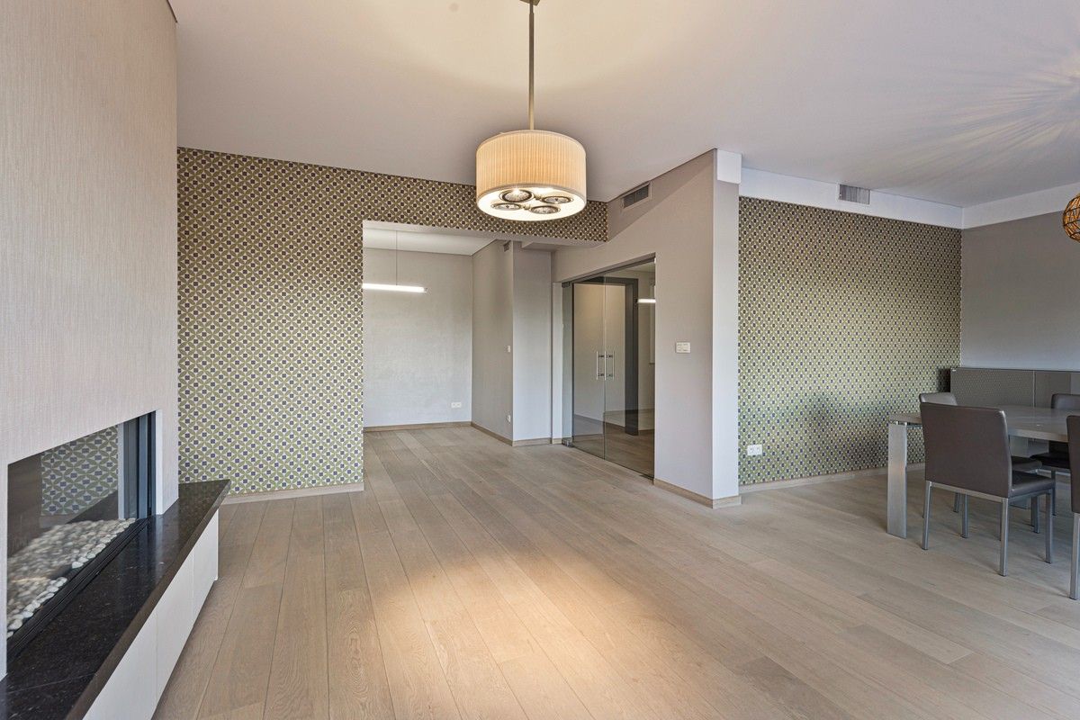 Residentieel en lichtrijk appartement met garagebox en zicht op de Leie – Toplocatie nabij Sint-Pietersstation foto 5