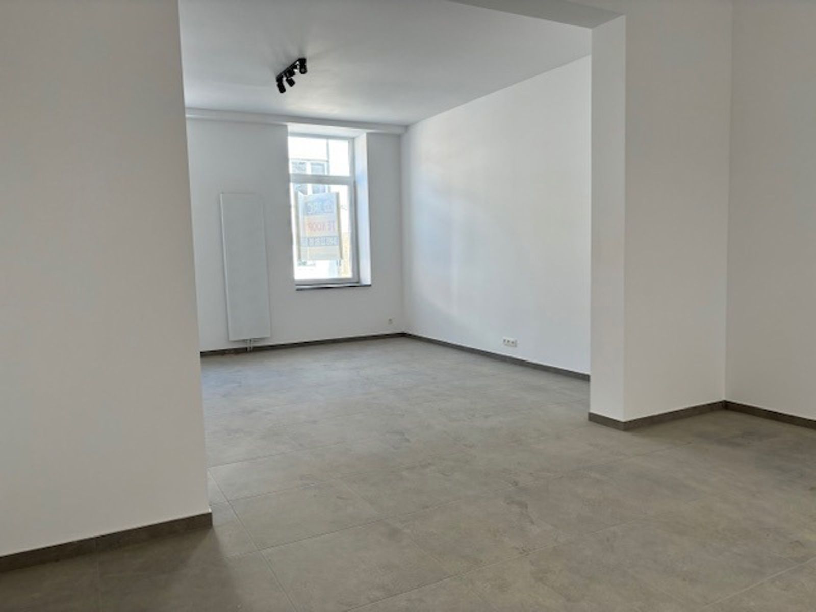 Volledig rerenoveerde woning 5 slpks 2 badks centrum Landen foto 8