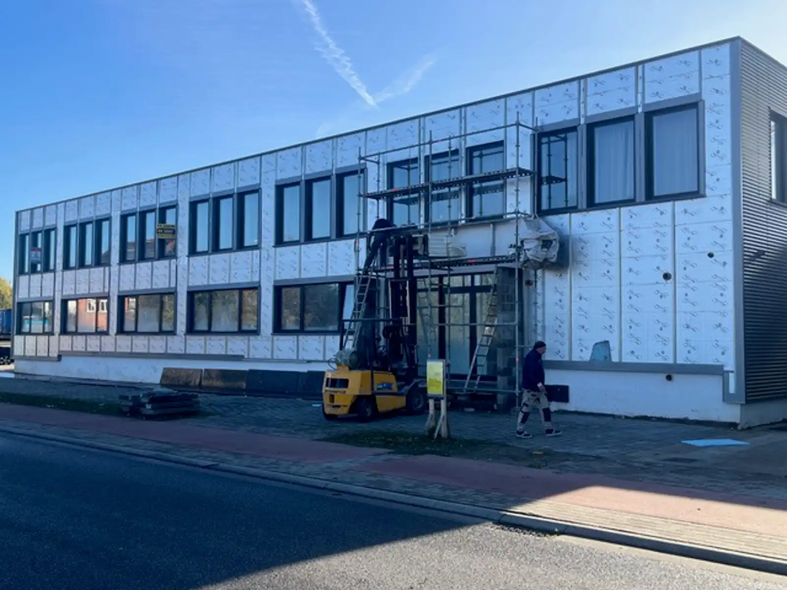 Ruimte voor ambacht en/of opslag met gezamenlijke serviceruimtes foto 4