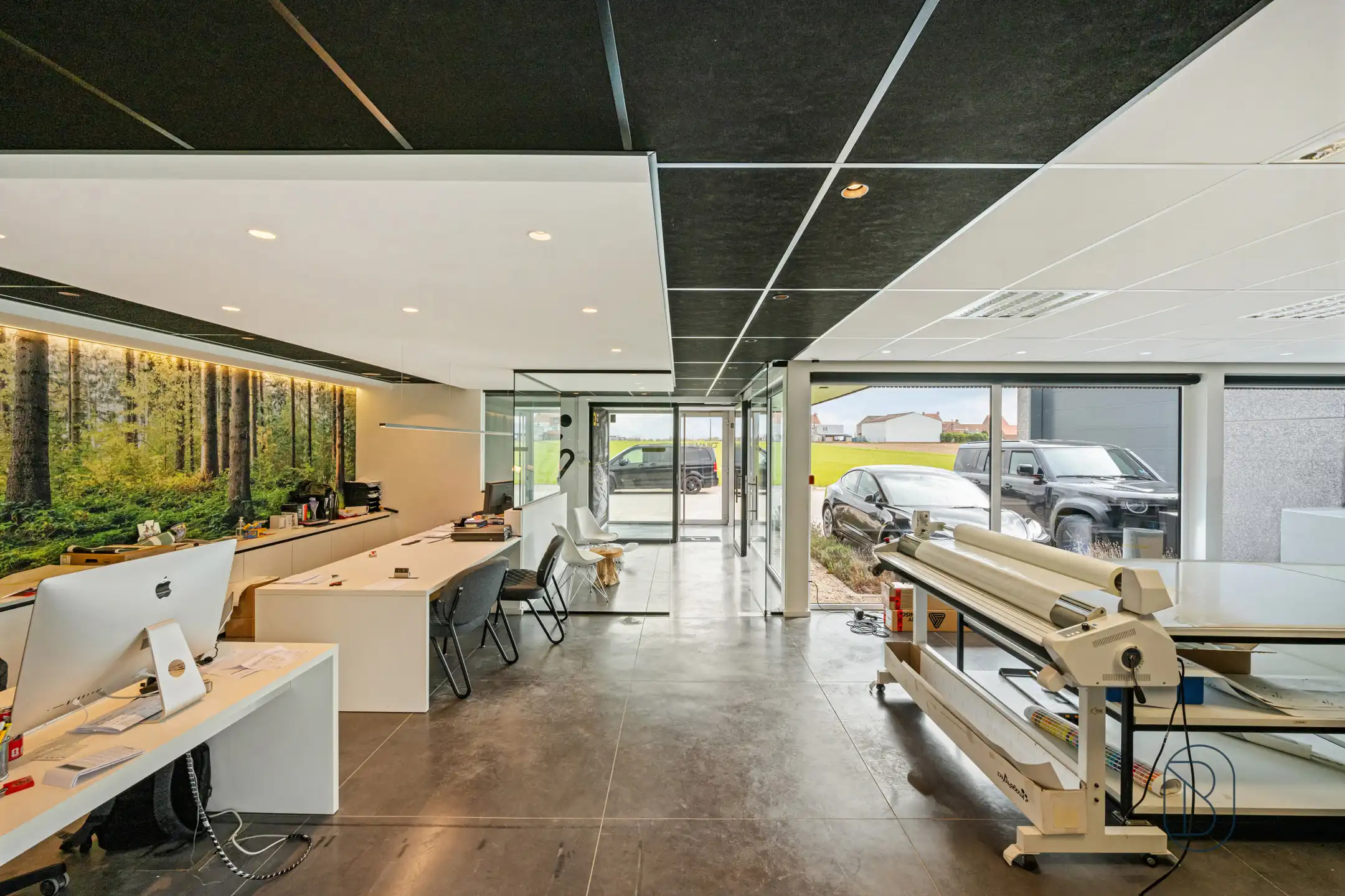 Unieke kans: prachtige woonst met zwembad + bedrijfsgebouw foto 7