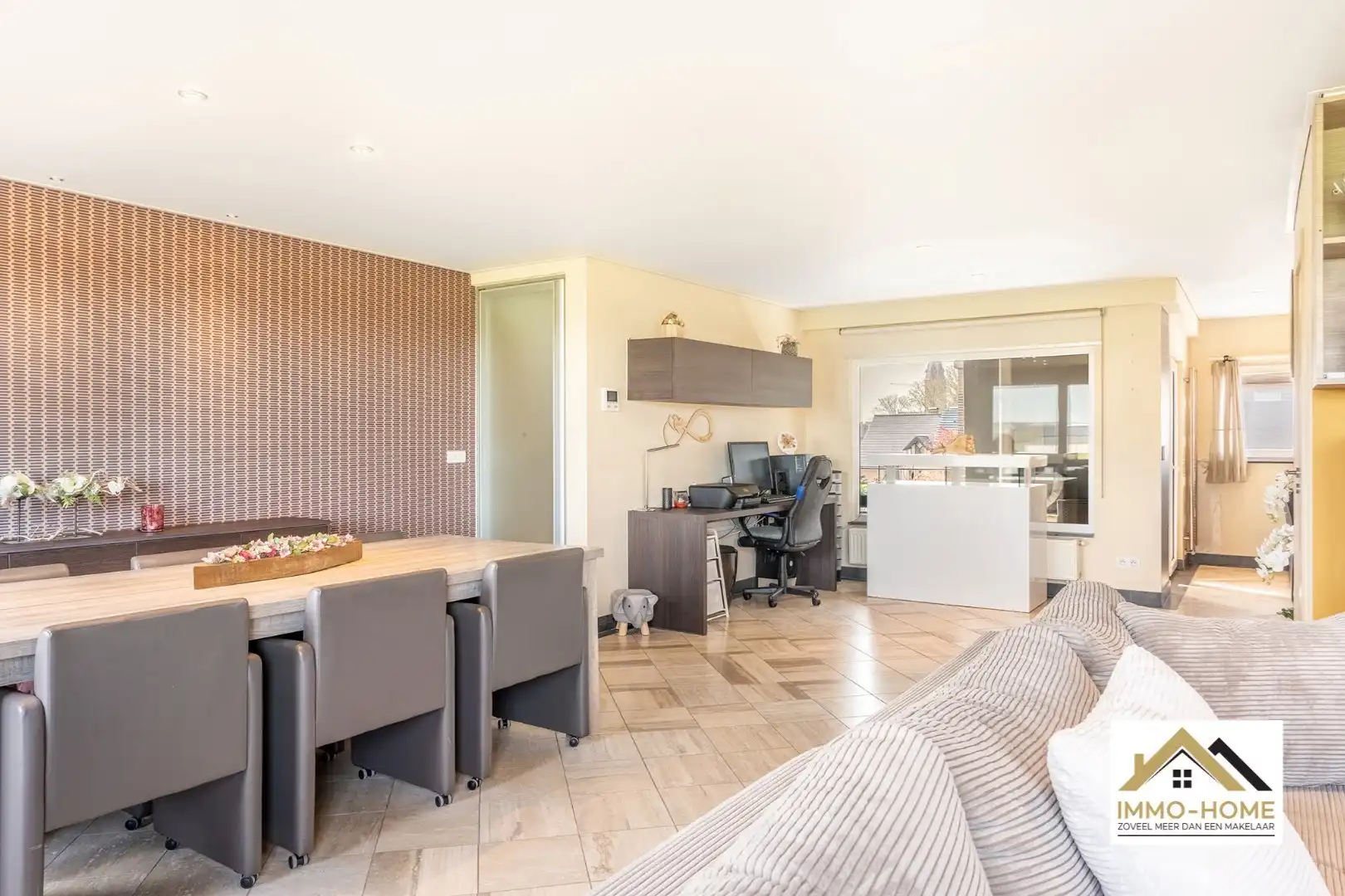 Ruime woning met prachtig uitzicht foto 7
