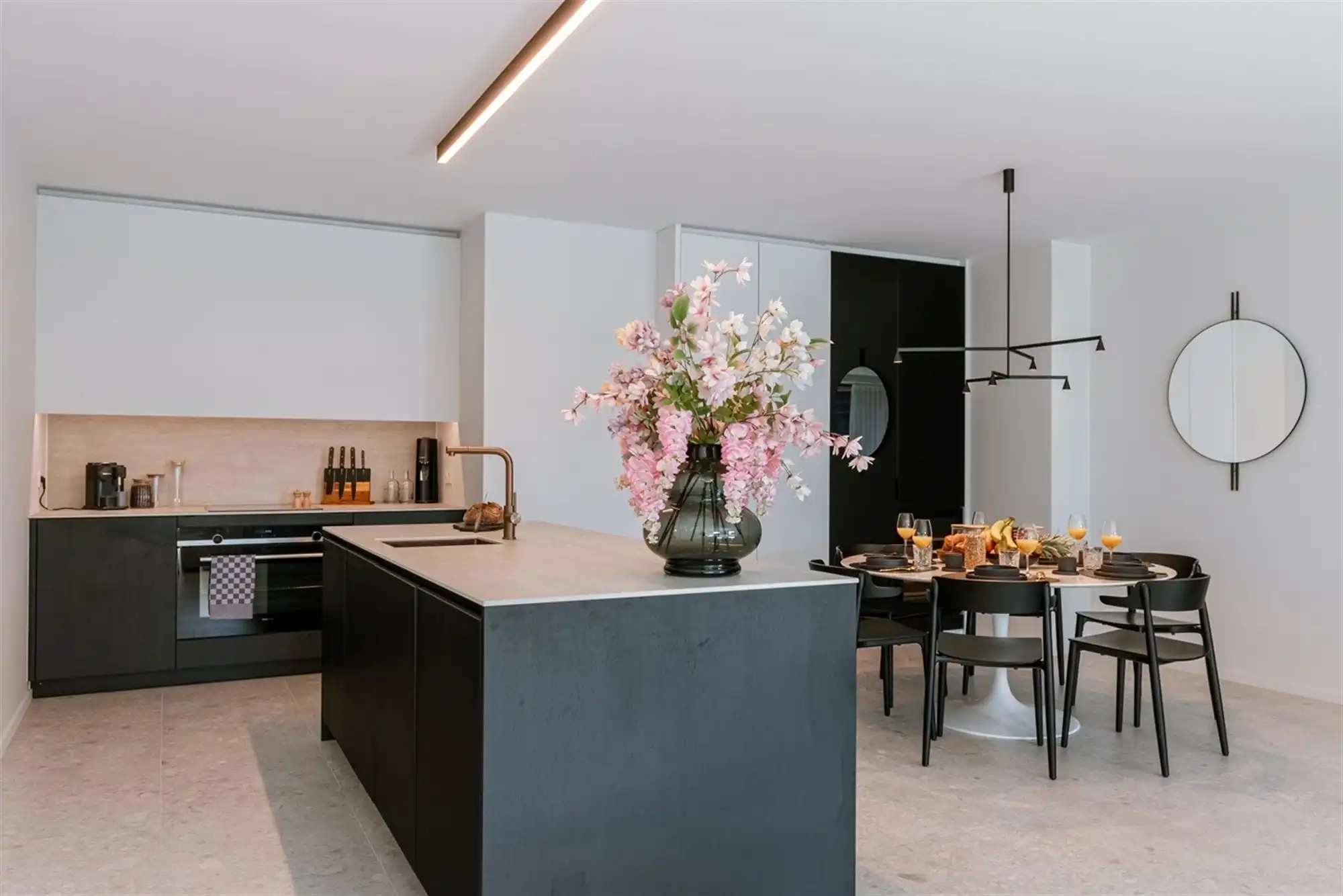 Stijlvol en luxueus appartement – Ensor Tower 2 foto 8