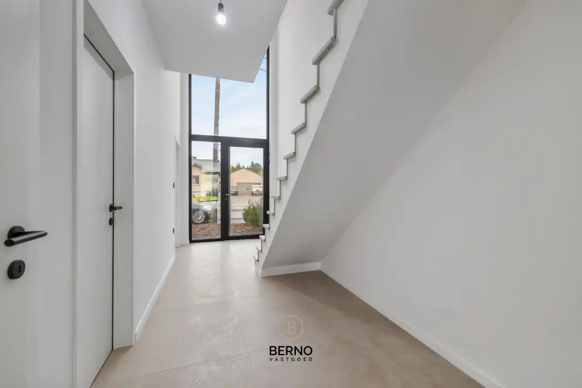 Nieuwbouwwoning met zuidwestgerichte tuin foto 2