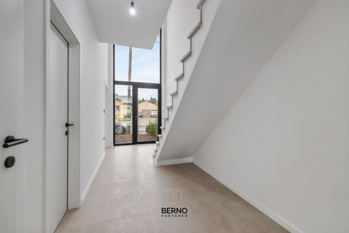 Nieuwbouwwoning met zuidwestgerichte tuin foto 2