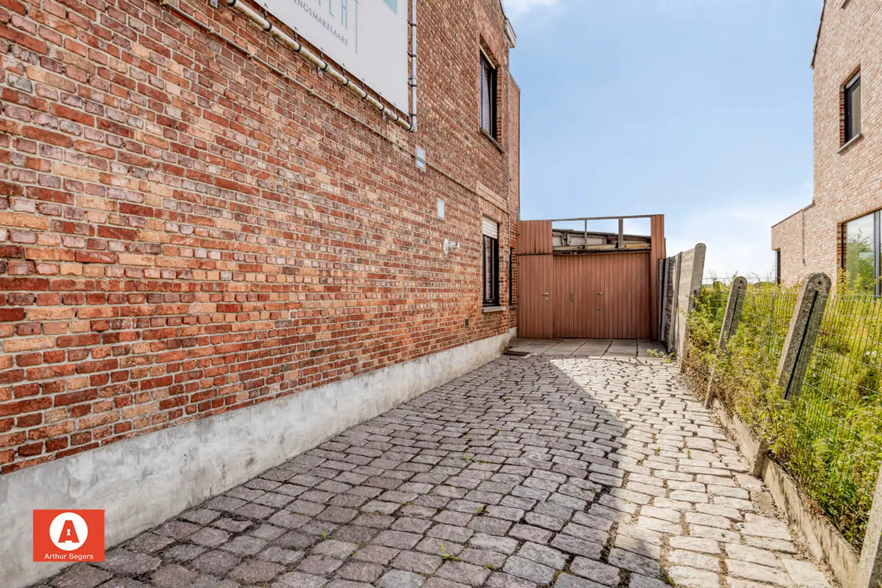 Te renoveren woning nabij centrum Buggenhout foto 2