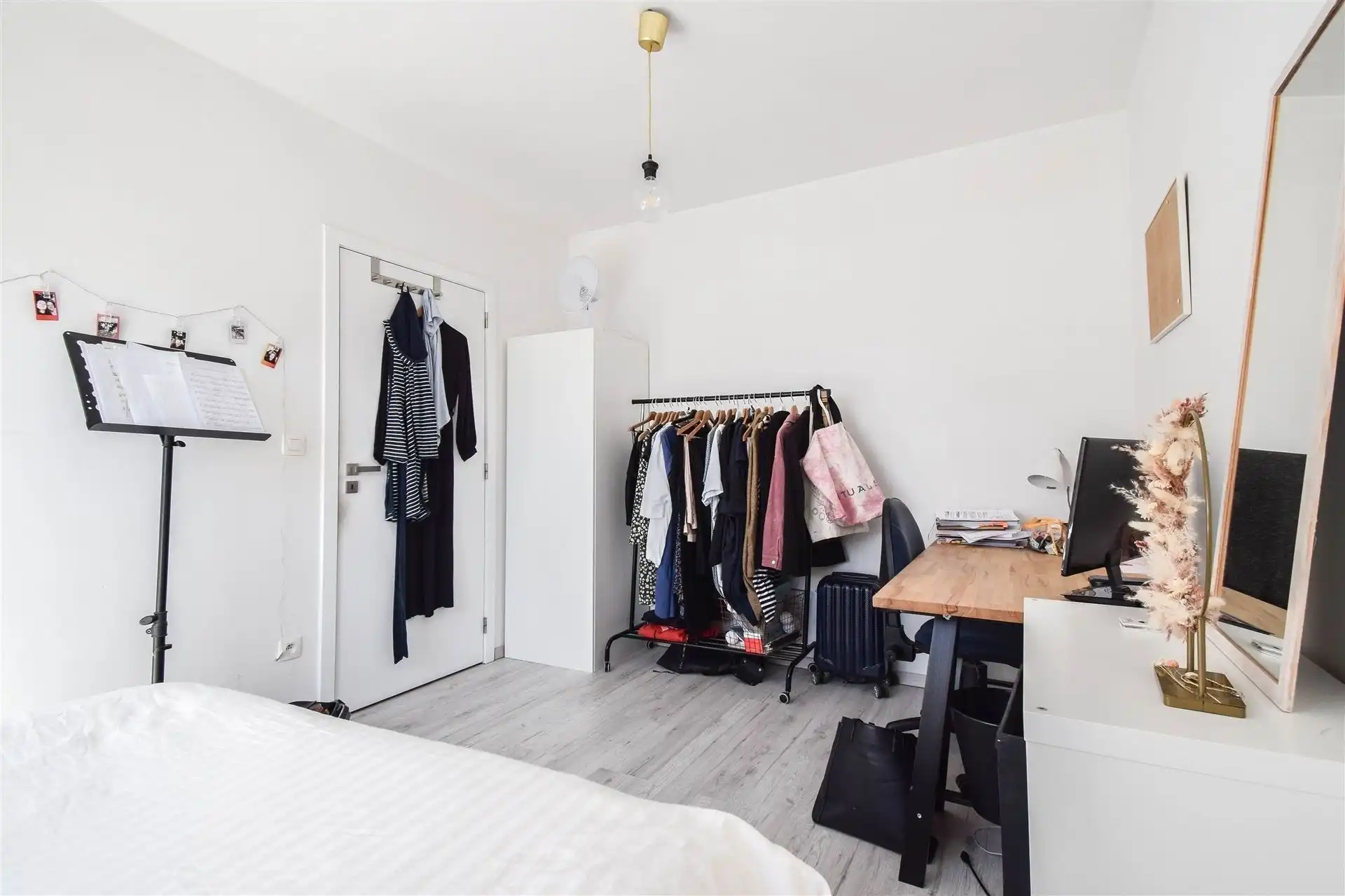 Aan de rand van de stad, rustig gelegen duplex foto 12