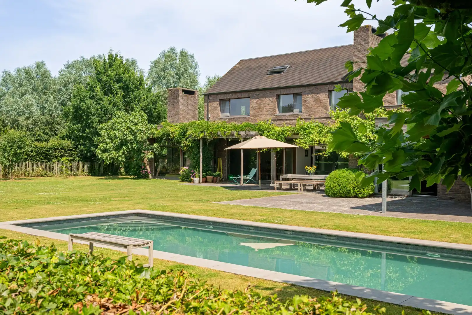 Architecturale villa met zwembad aan Sterrebos - Rumbeke foto 36