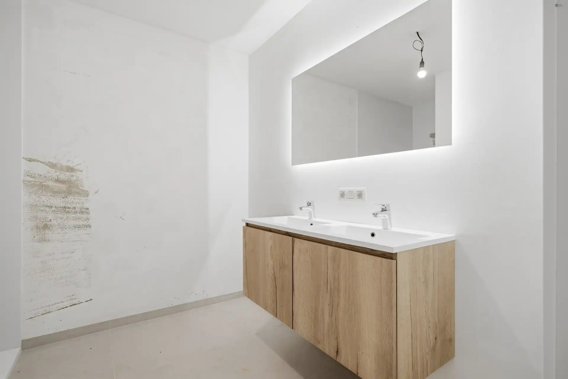 Ruim duplex appartement met 3 slaapkamers en 2 badkamers foto 11