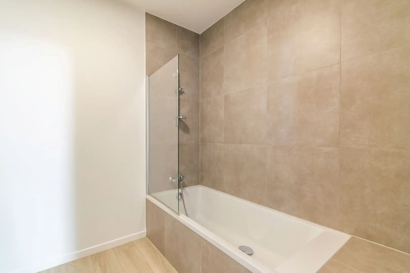 Een ruim (116m²), recent nieuwbouwappartement te Dilbeek! foto 14