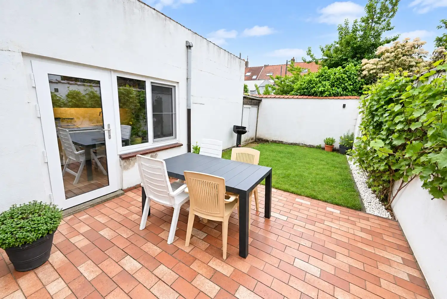 Instapklare woning met 3 slpks, zuidgerichte tuin en dubbele garage nabij de Spuikom foto 3