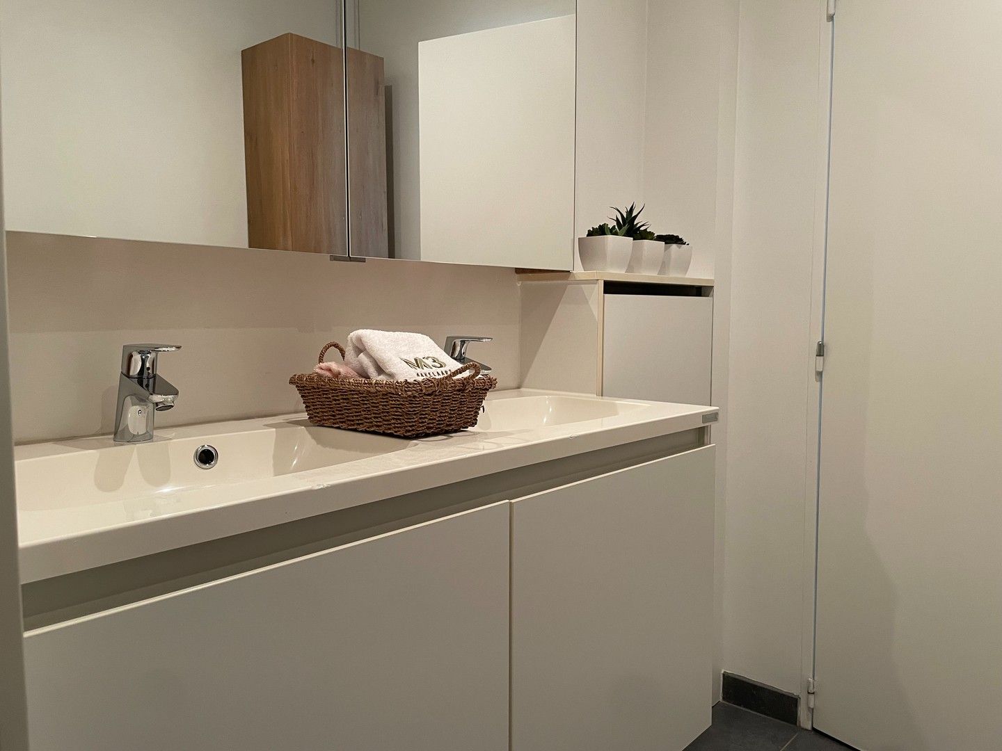 Modern & energiezuinig appartement met terras, autostaanplaats en kelder – instapklaar! foto 9