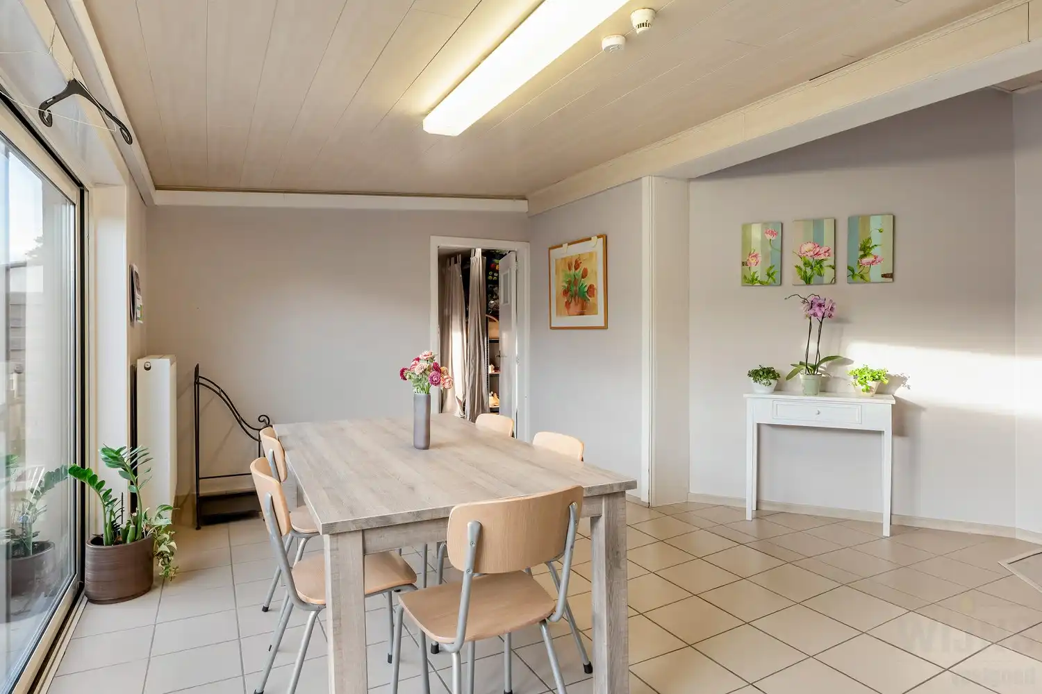 Uiterst gunstig gelegen kantoor met woonst. foto 35