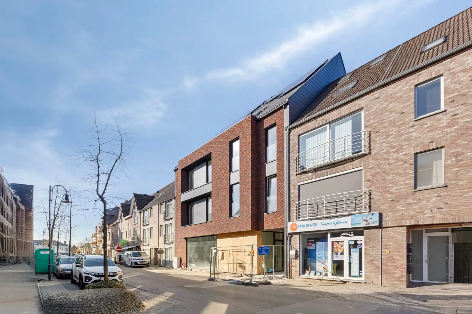 GELIJKVLOERS HANDELSPAND met KELDERRUIMTE TE HUUR/TE KOOP OP A-LOCATIE IN HOUTHALEN CENTRUM   foto 17