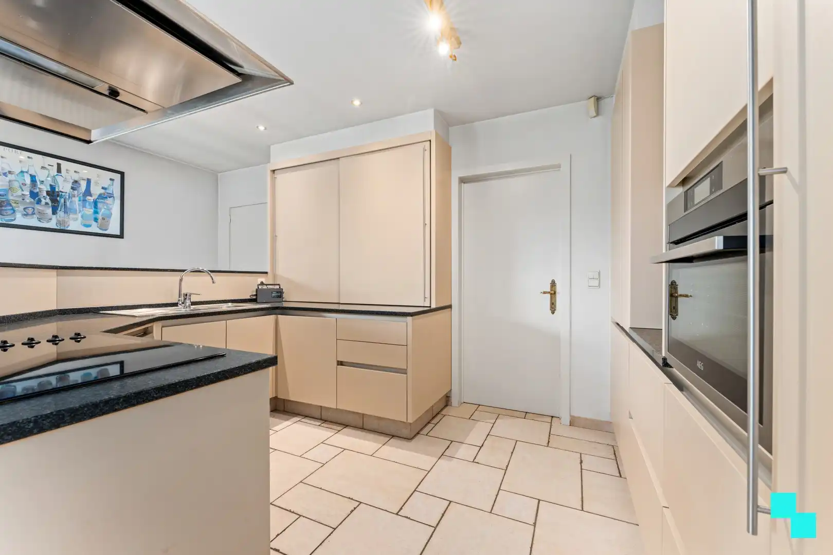 Ruime woning met loods in groene omgeving - Oekene foto 10