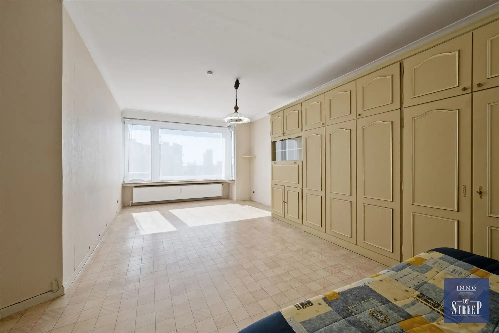 Studio met zijdelings zeezicht foto 3