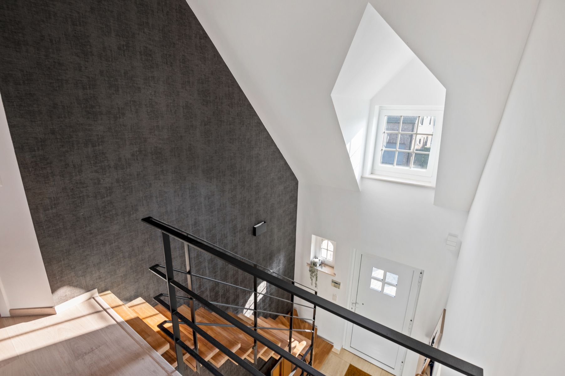 Energiezuinige villa met zwembad in een doodlopende straat. foto 14