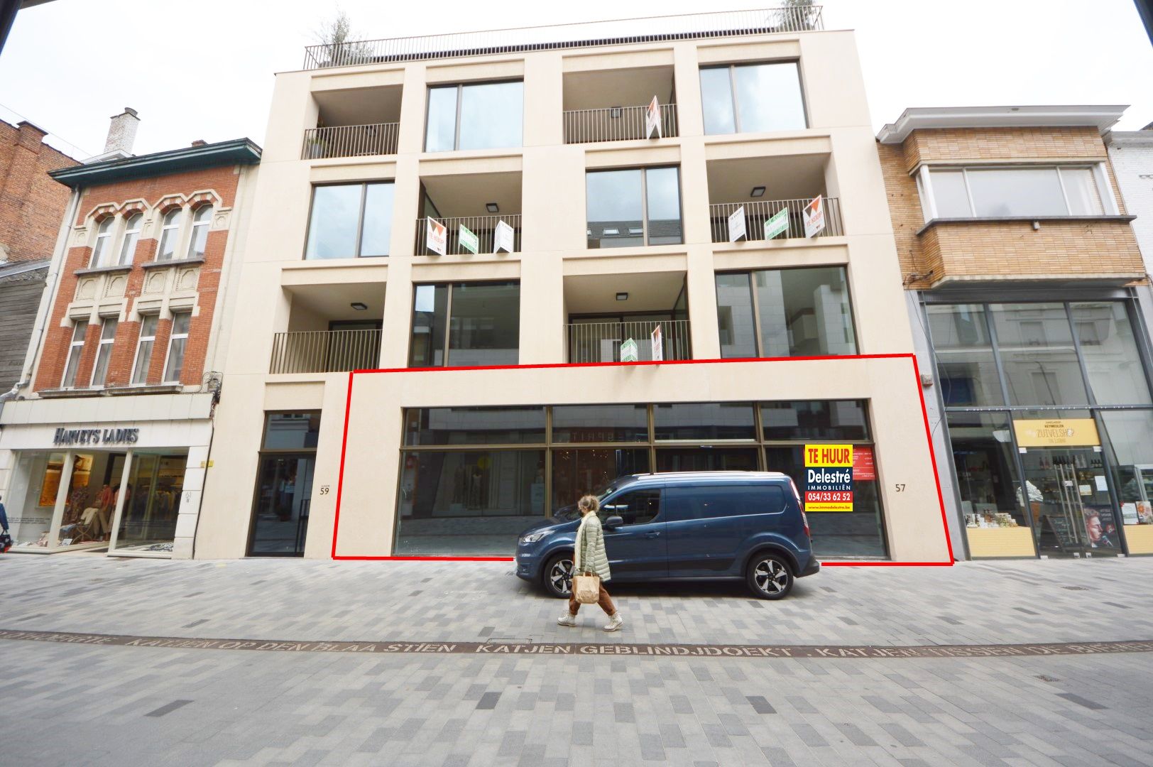NIEUWBOUW COMMERCIEEL GELIJKVLOERS 955 M2 foto {{pictureIndex}}