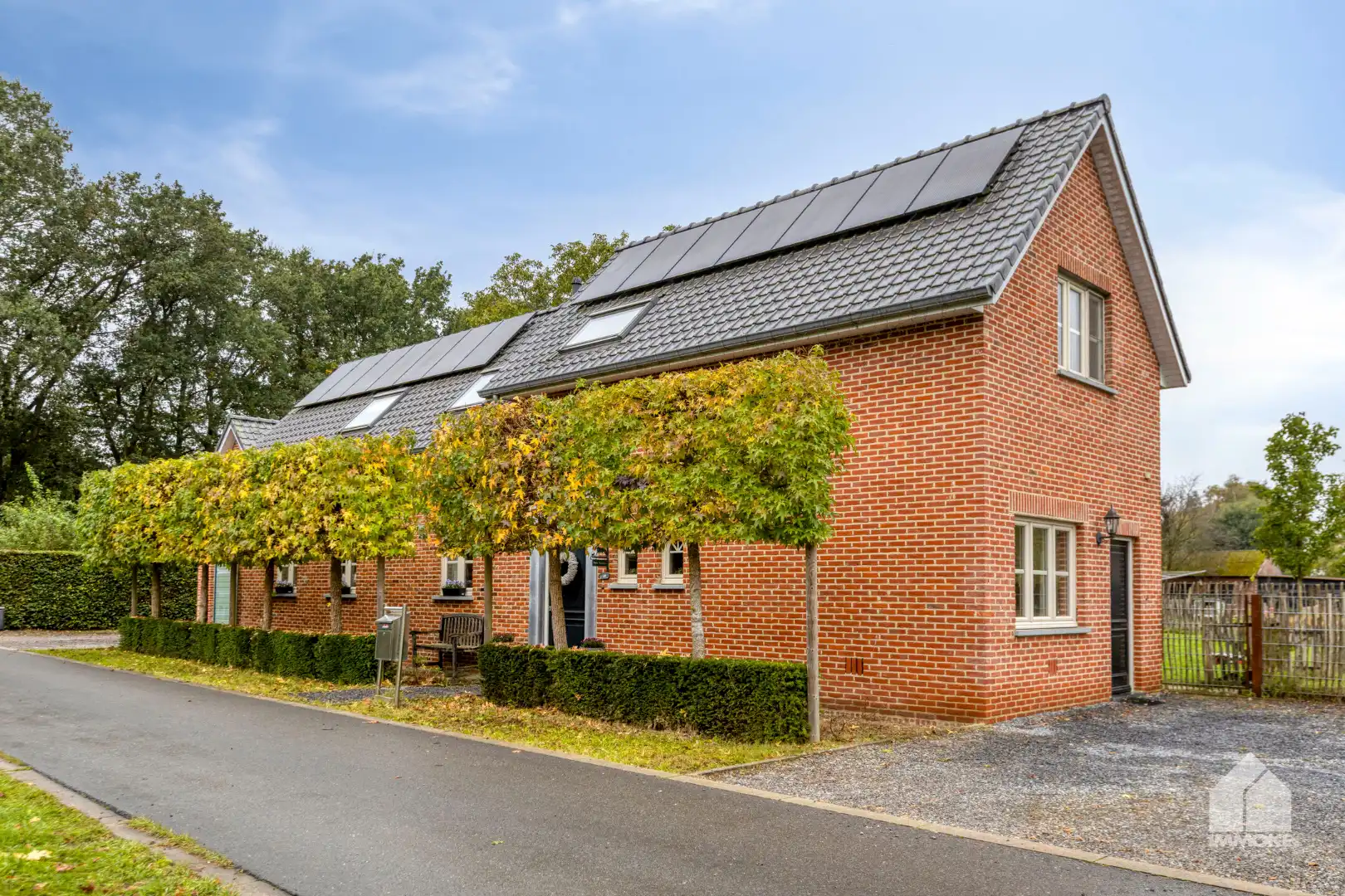 Volledig gerenoveerde, energiezuinige langgevelhoeve op riant perceel van 76 are. foto 2
