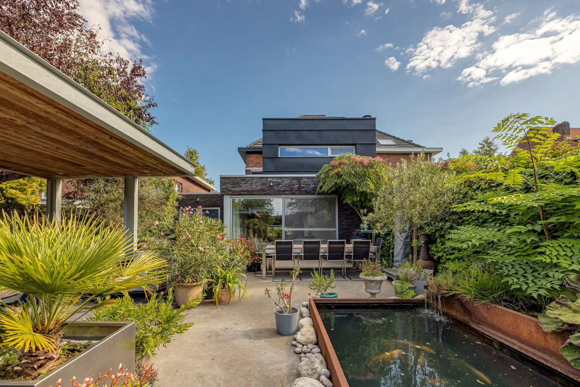 Volledig gerenoveerde gezinswoning met 5 slpks te Kontich foto 2