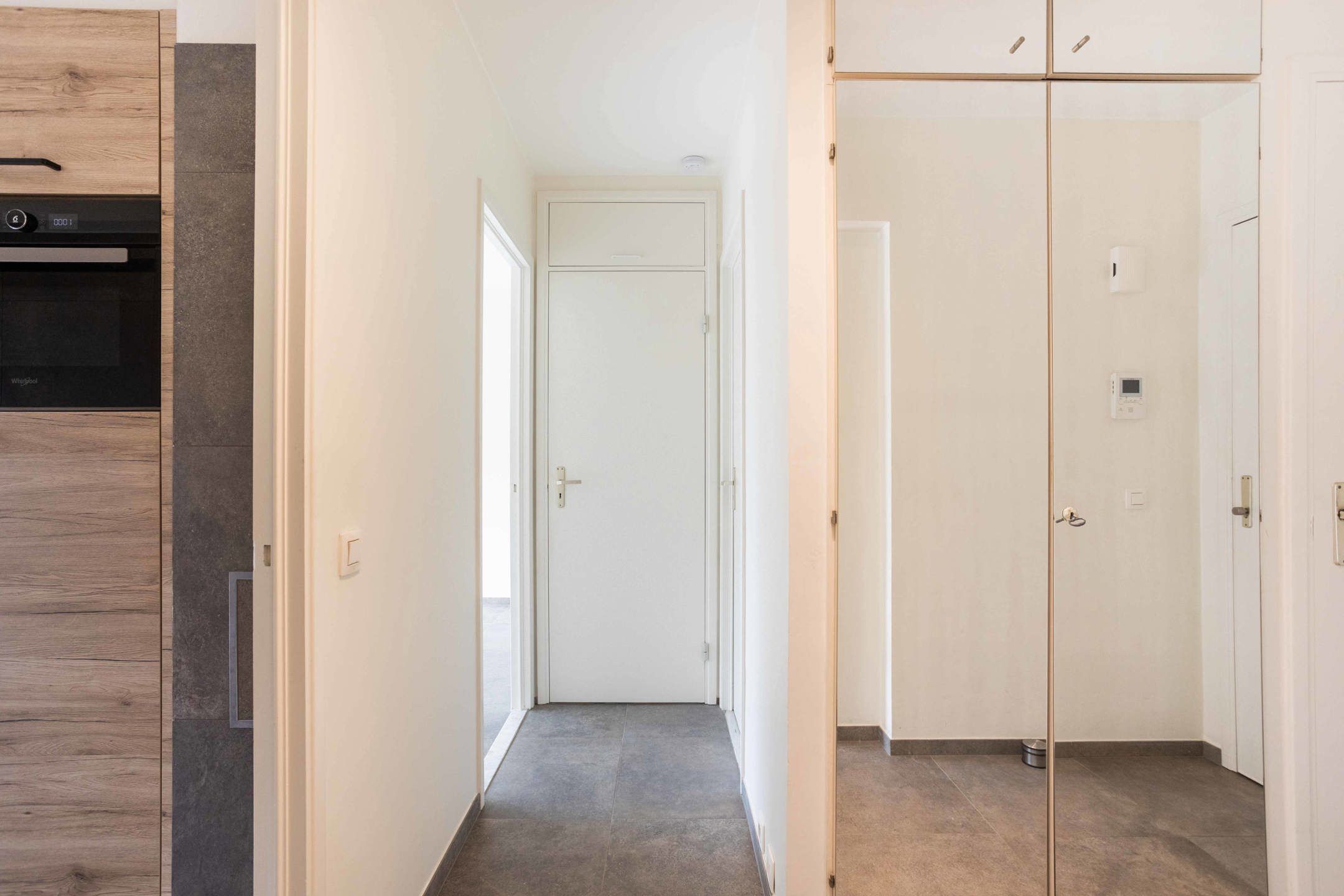 Volledig gerenoveerd lichtrijk appartement foto 10