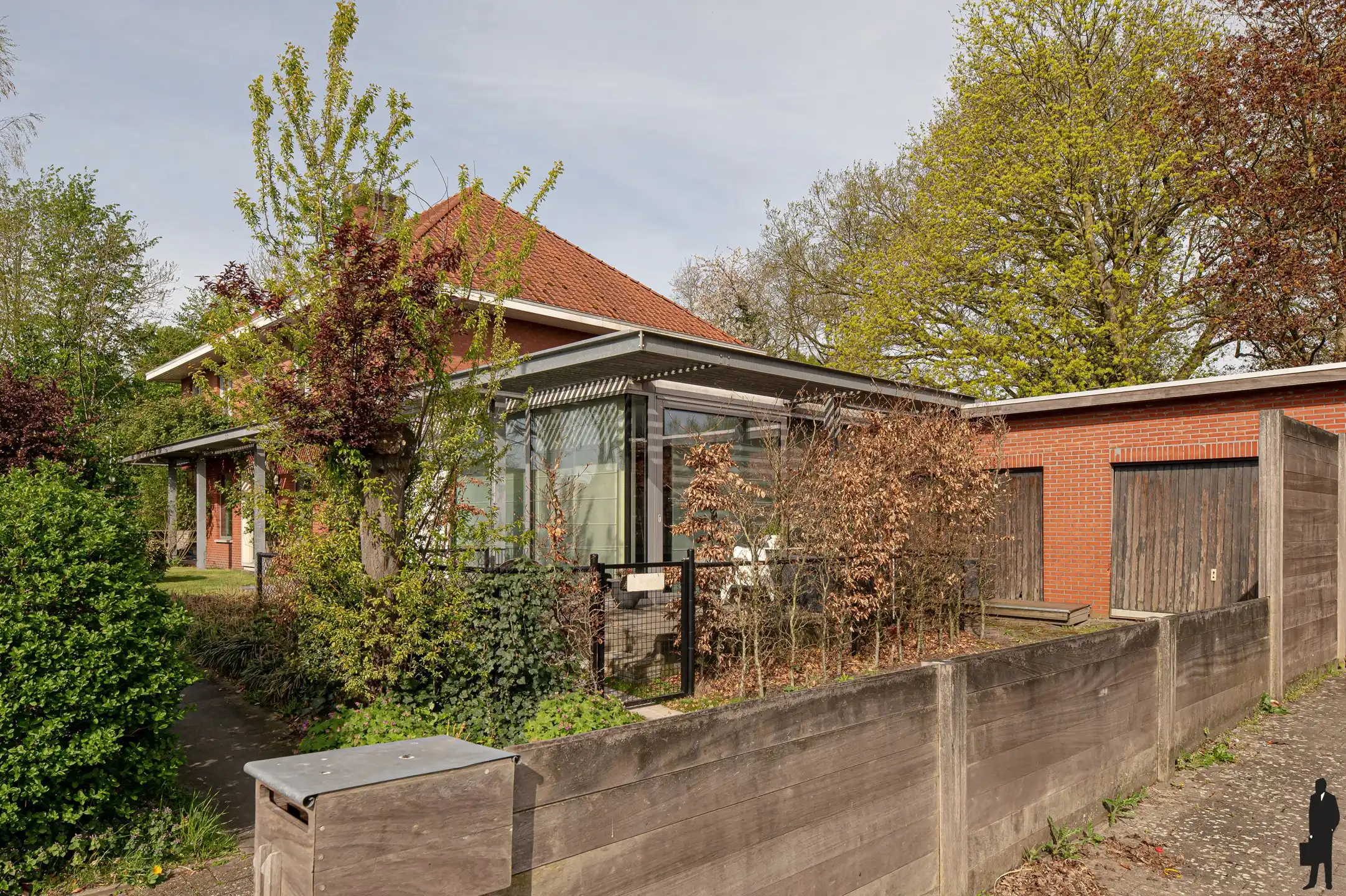 Ruime woning met zorgwoning foto 48