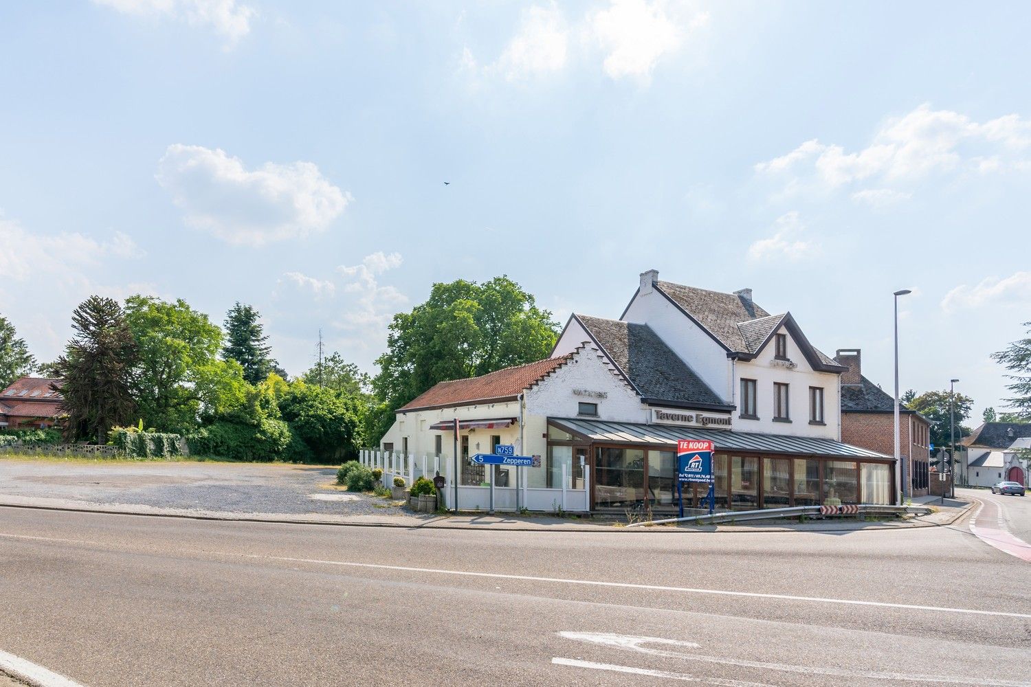 Zeer gunstig gelegen handelshuis op een ruim perceel grond foto 24