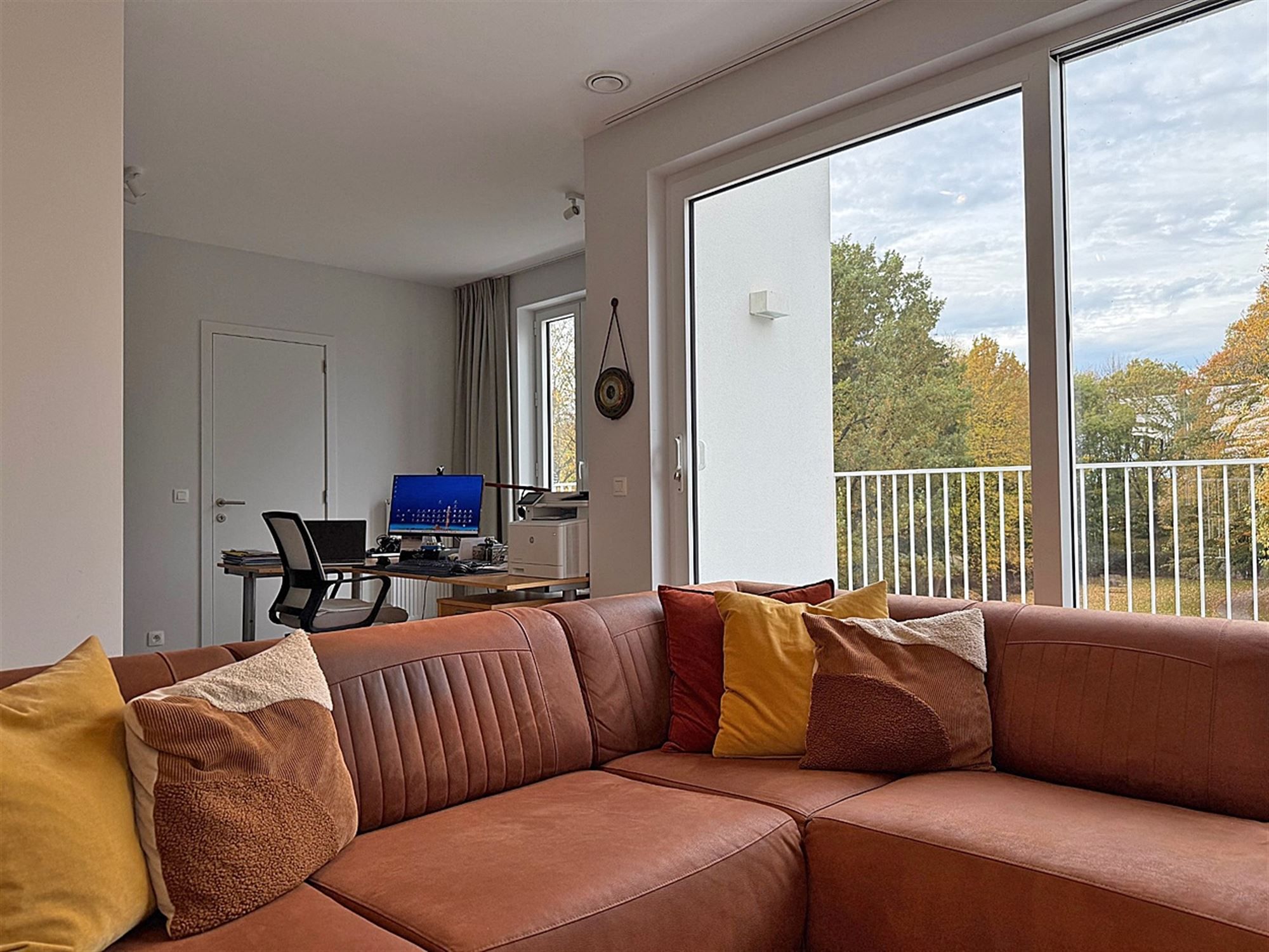 Instapklaar APPARTEMENT met 1 slaapkamer, bureau (of slaapkamer 2), terras, garage & staanplaats  foto 5