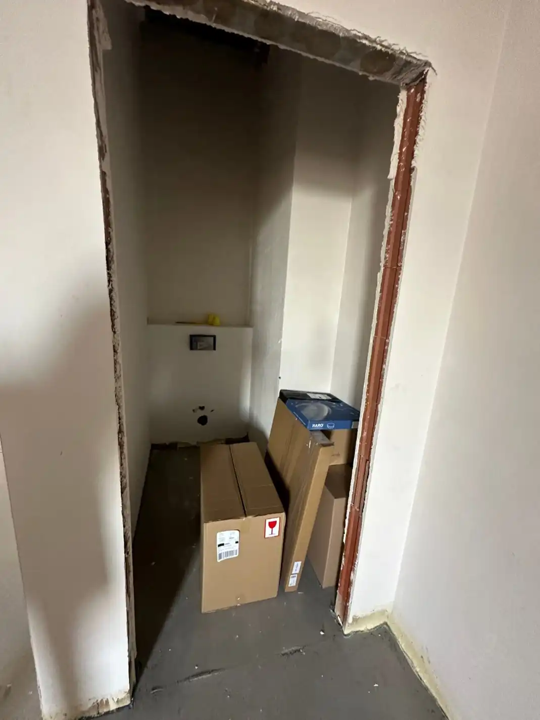 Veelzijdige handelsruimte te huur in Sint-Idesbald: € 1950 / maand  foto 6