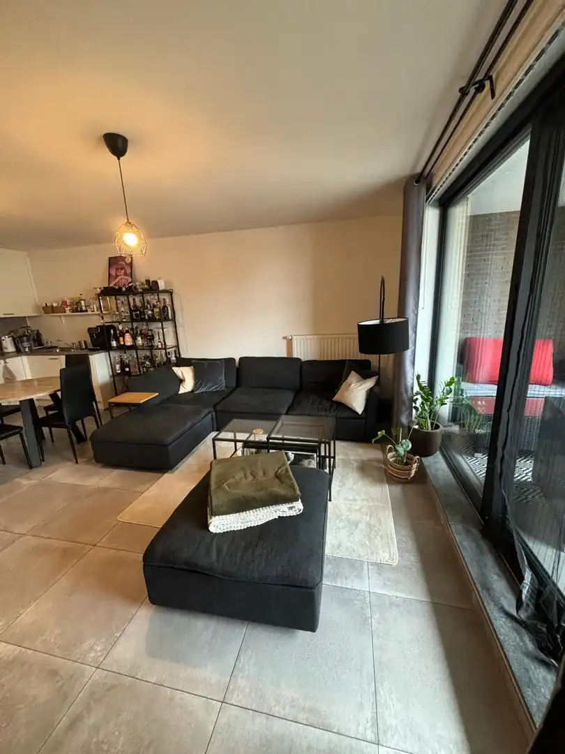 Prachtig appartement met 2 slaapkamers en ruim, zongericht terras te Hasselt. foto 3