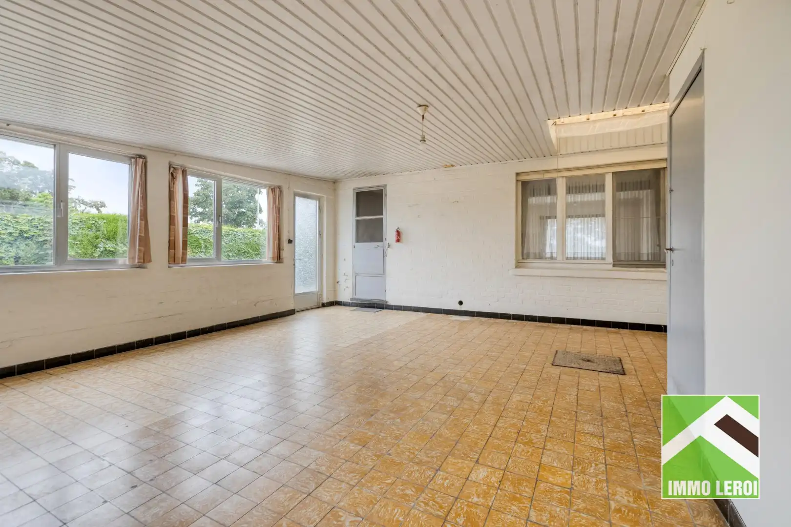 Landelijk gelegen woning met grote veranda en ruime tuin foto 8