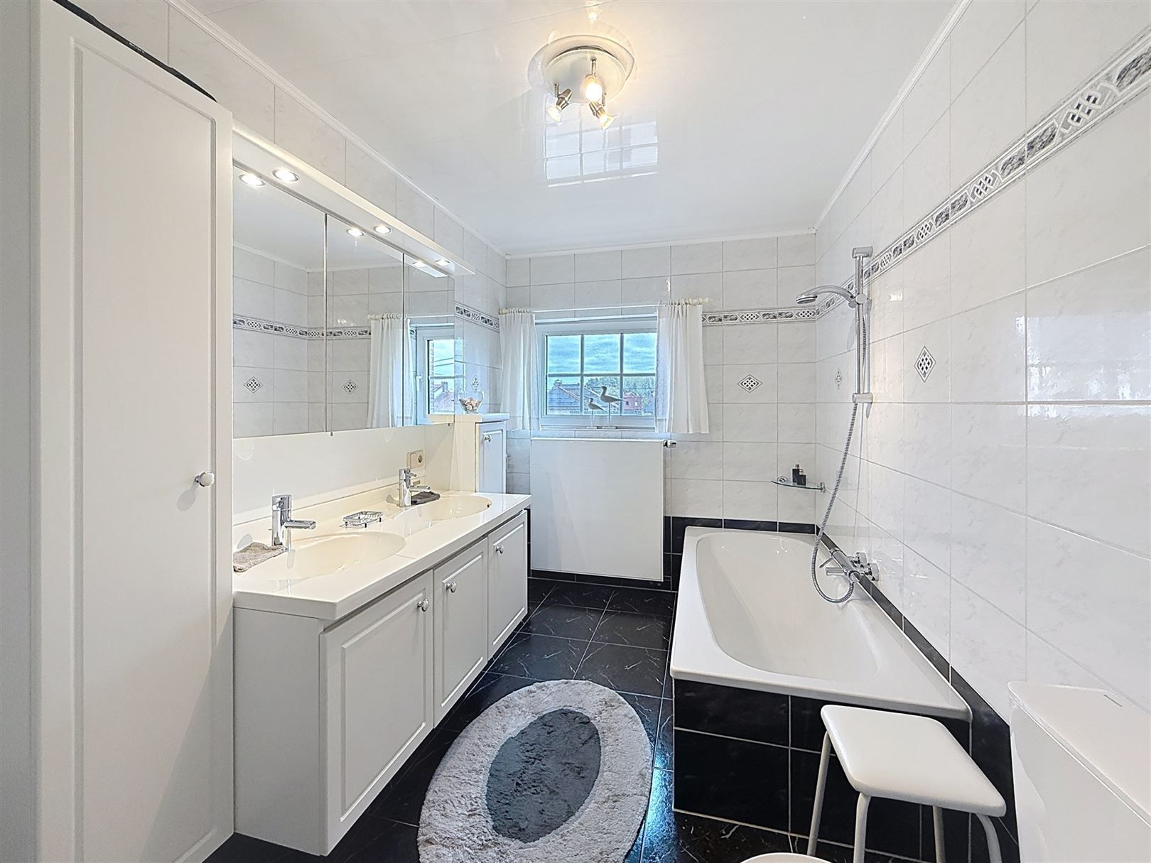 Instapklare woning, 2 slpks + inrichtb. zolder, tuin, 10a 85ca foto 26