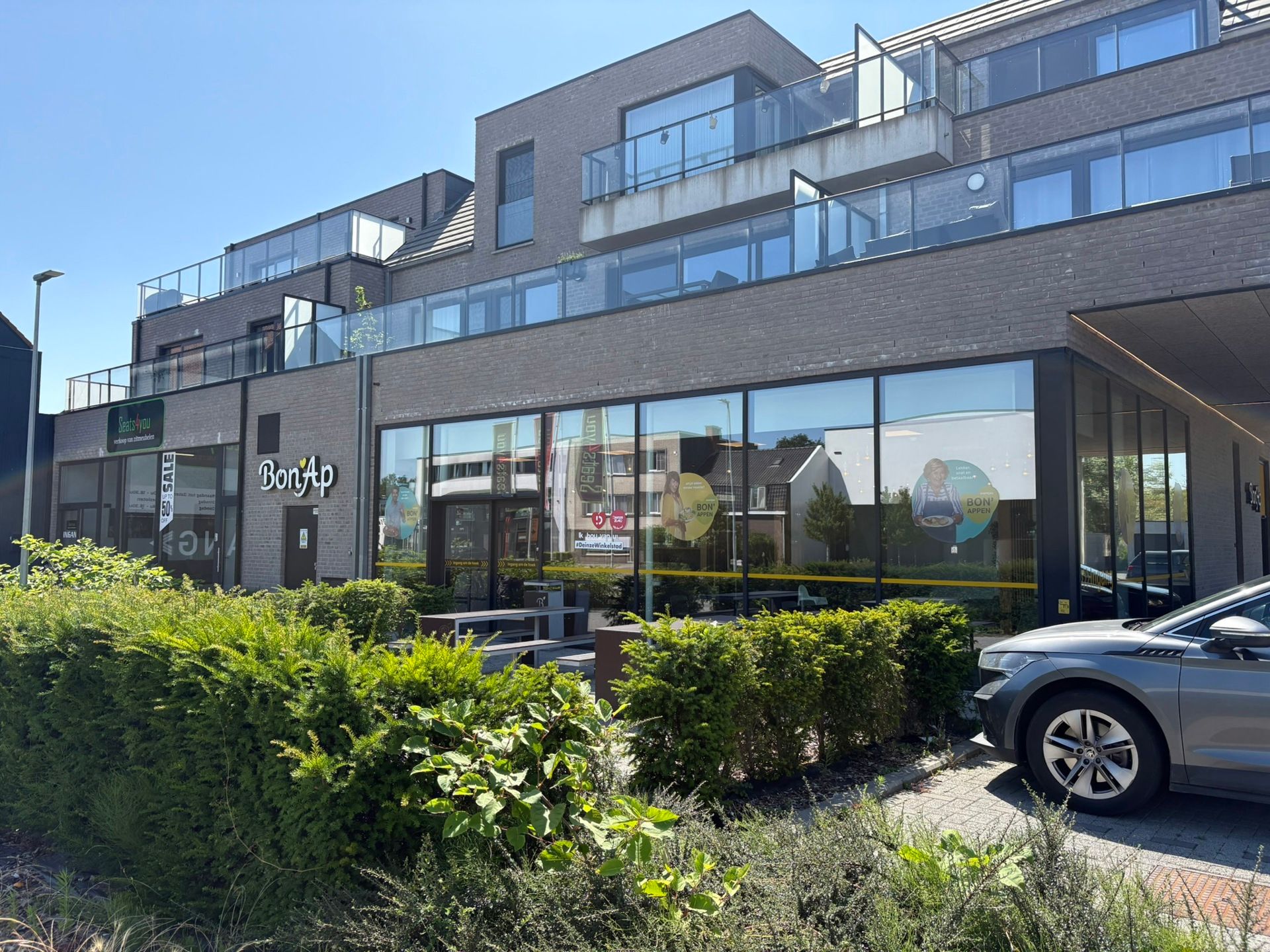 Instapklaar en centraal gelegen appartement  in het hart van Deinze foto {{pictureIndex}}