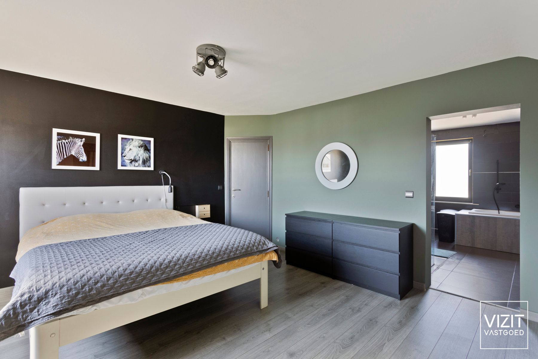 Uitstekend gelegen villa met 4 slaapkamers foto 9