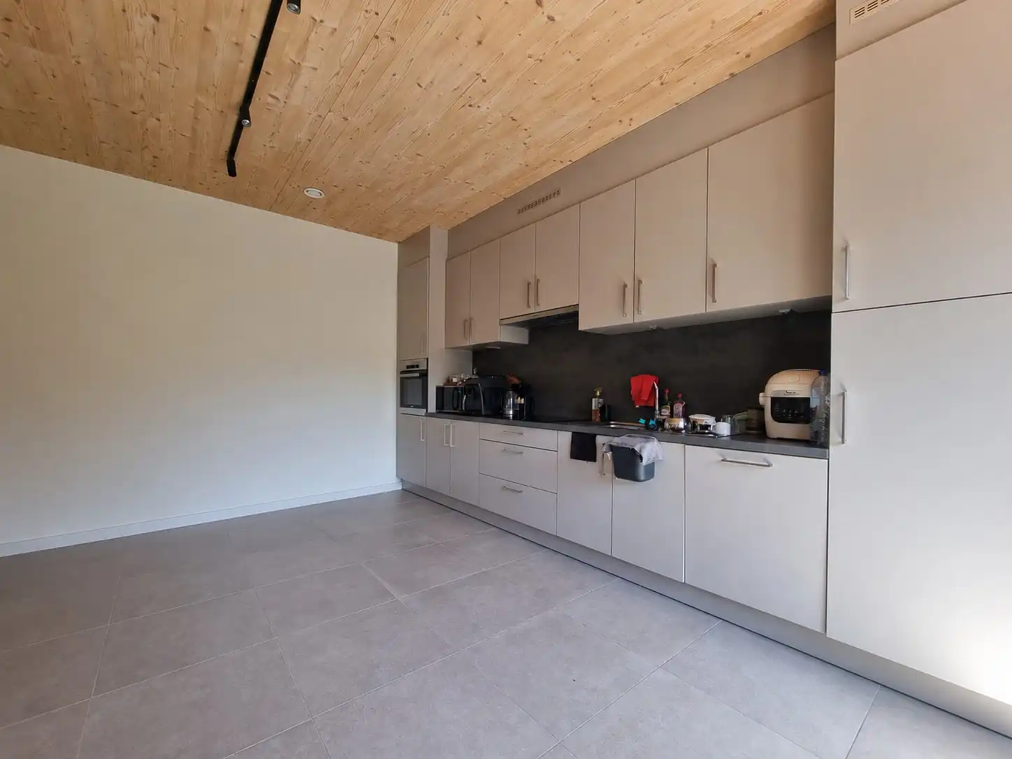 Prachtige recente woning met 4 slaapkamers foto 3