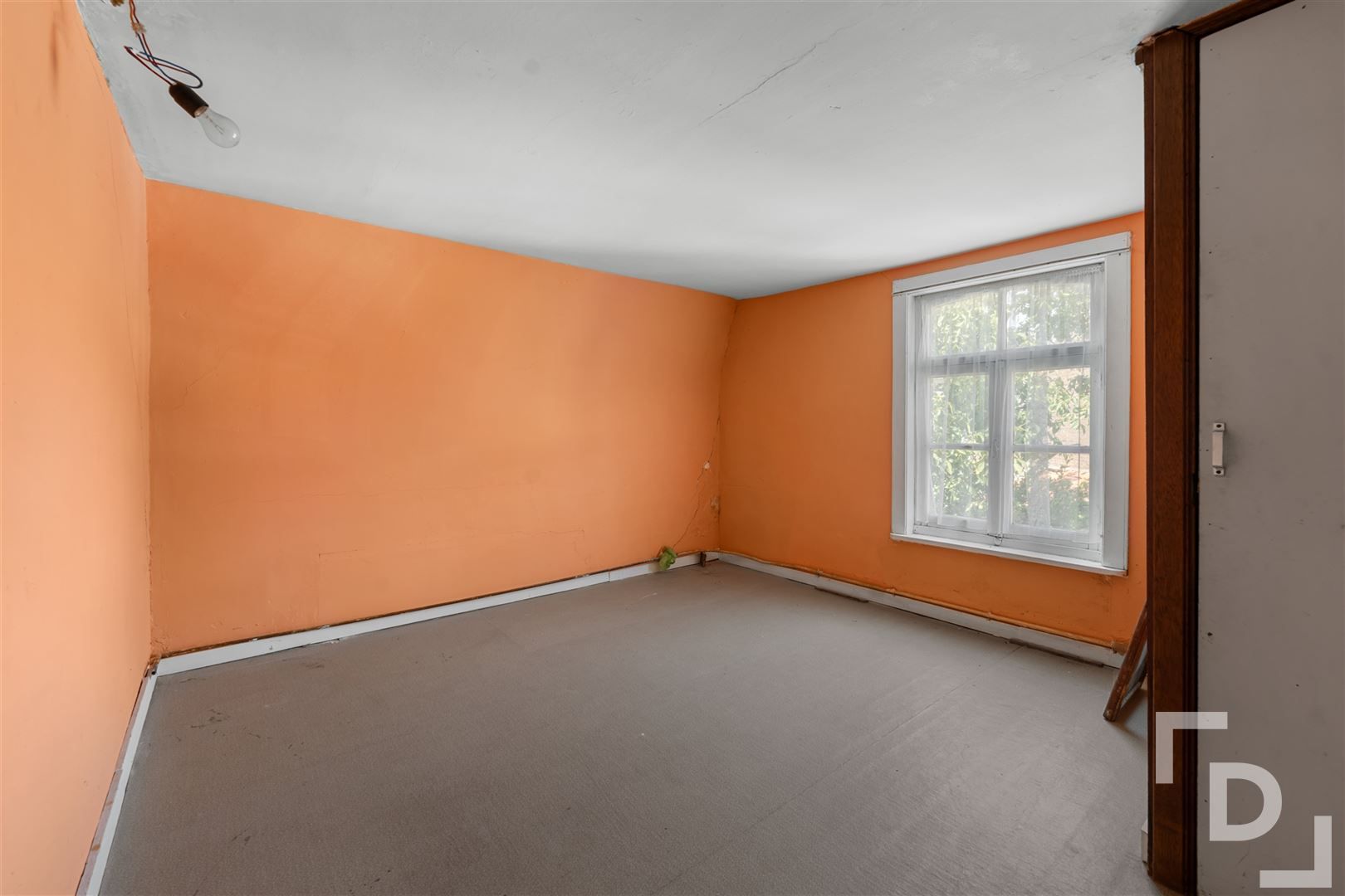 Ruime te renoveren woning te koop in Geluveld. foto 14