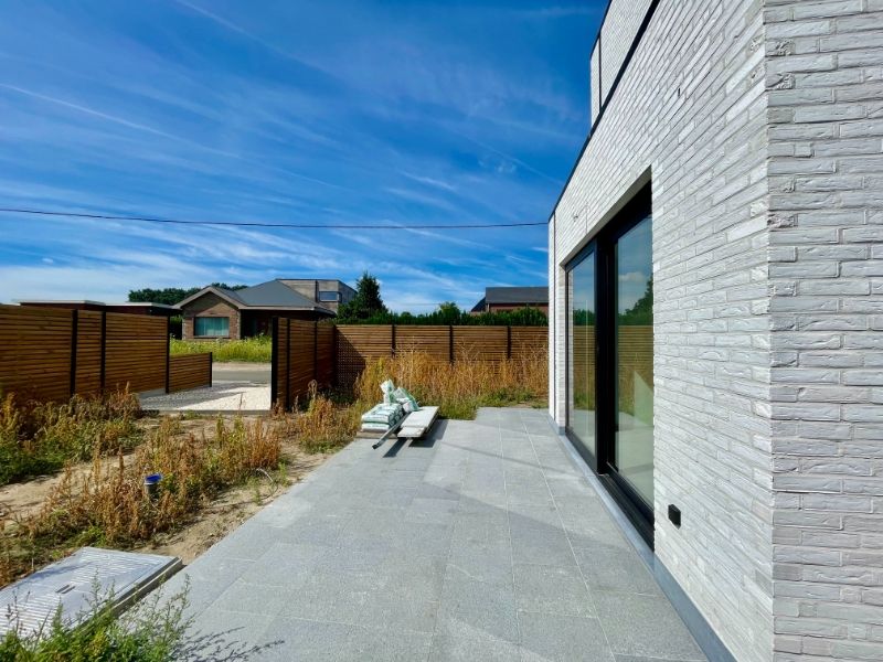 PRACHTIGE NIEUWBOUWWONING MET 3 SLAAPKAMERS TE HUUR foto 17