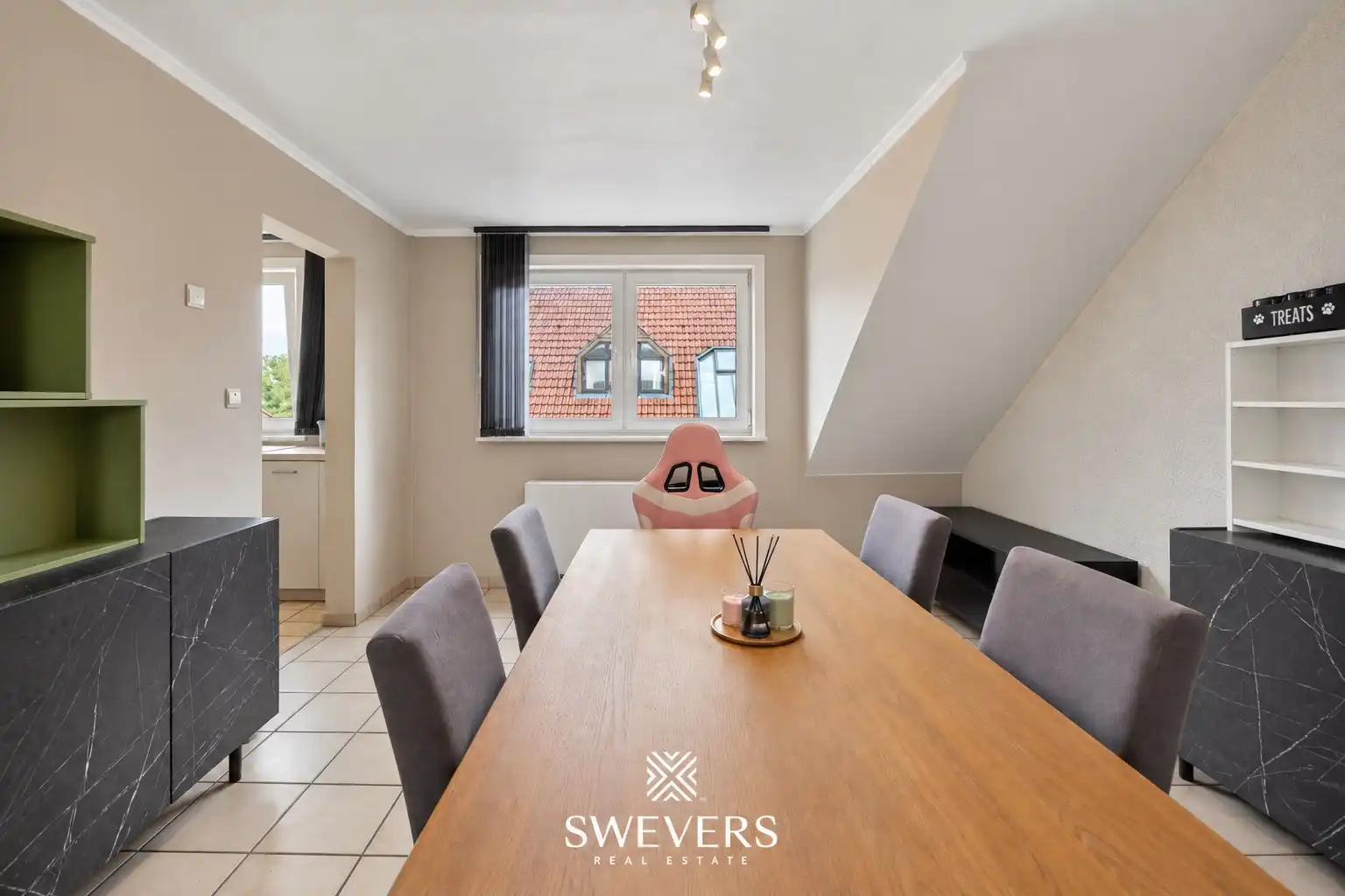 Ruim appartement van 121 m² woonoppervlakte en garagebox foto 6