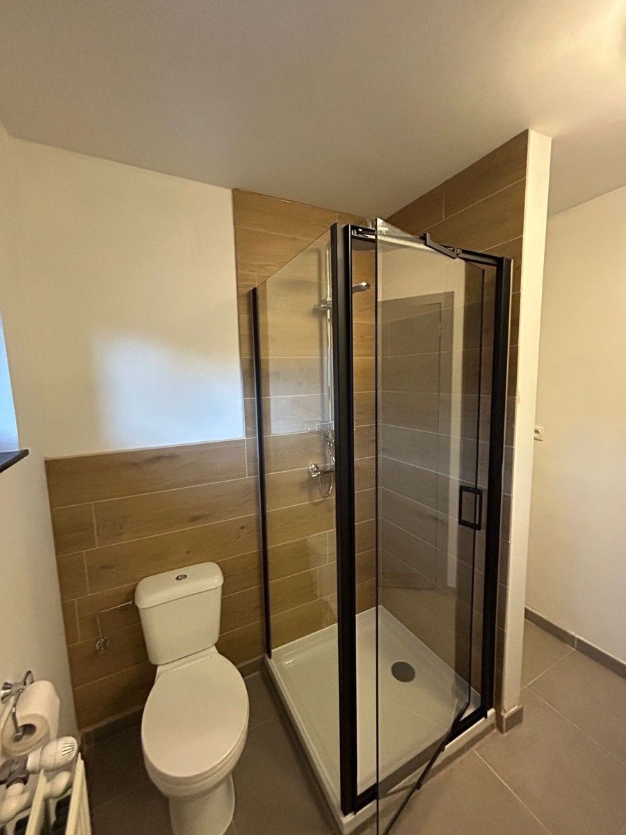 Rustig gelegen woning in een doodlopende straat, met 3 slaapkamers, garage en tuin foto 10