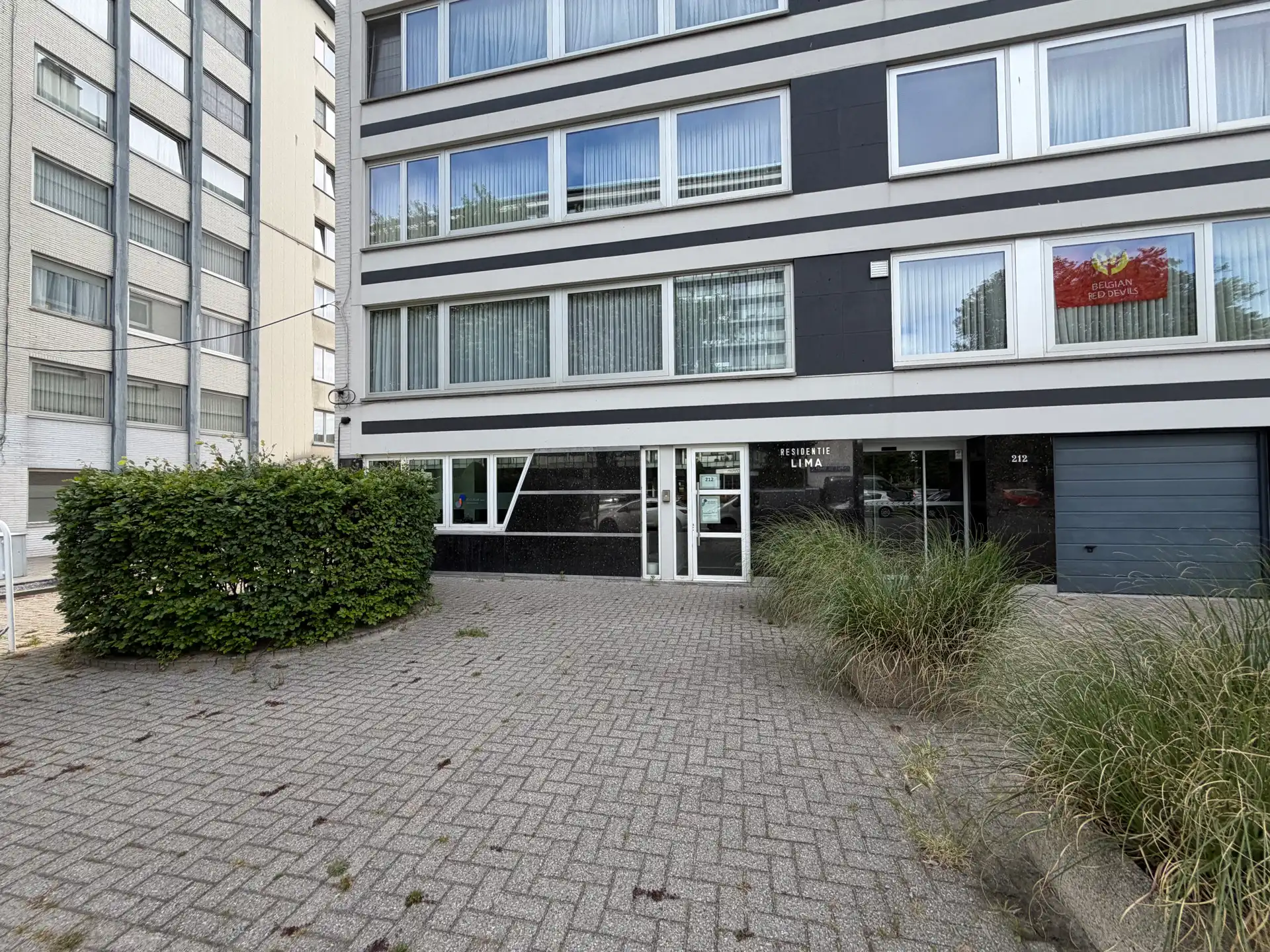 Te Koop : Kantoor  foto {{pictureIndex}}