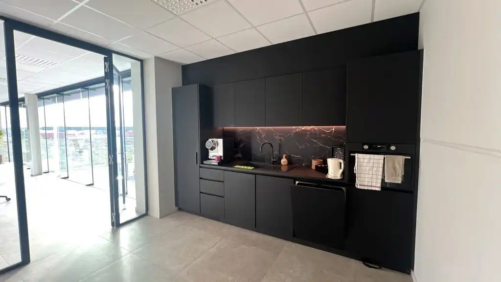 High-end bedrijfsgebouw te huur op bedrijventerrein E17/4 in Lokeren foto 8