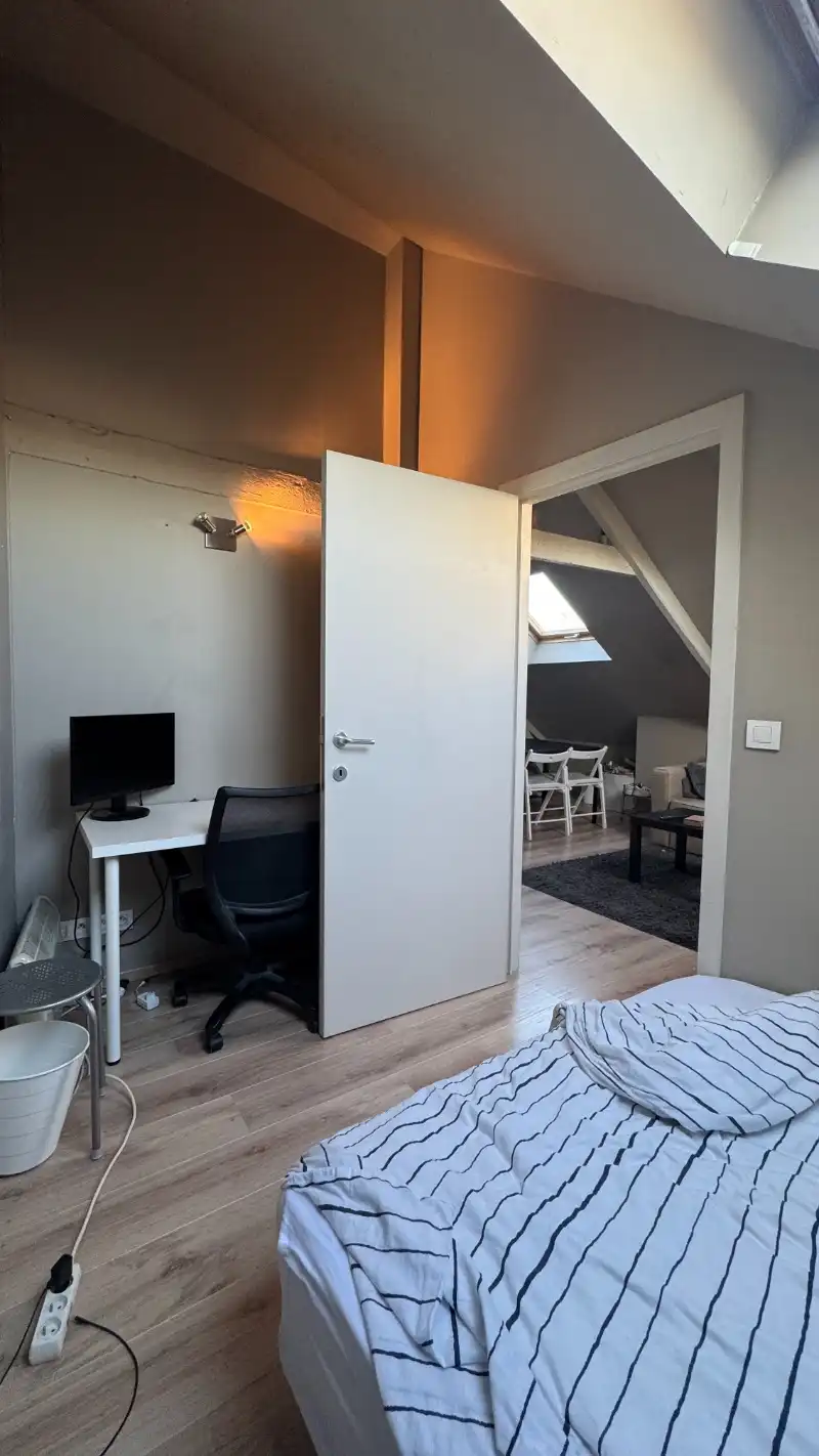 Karaktervol appartement op top-locatie aan het Sint-Pietersstation foto 5