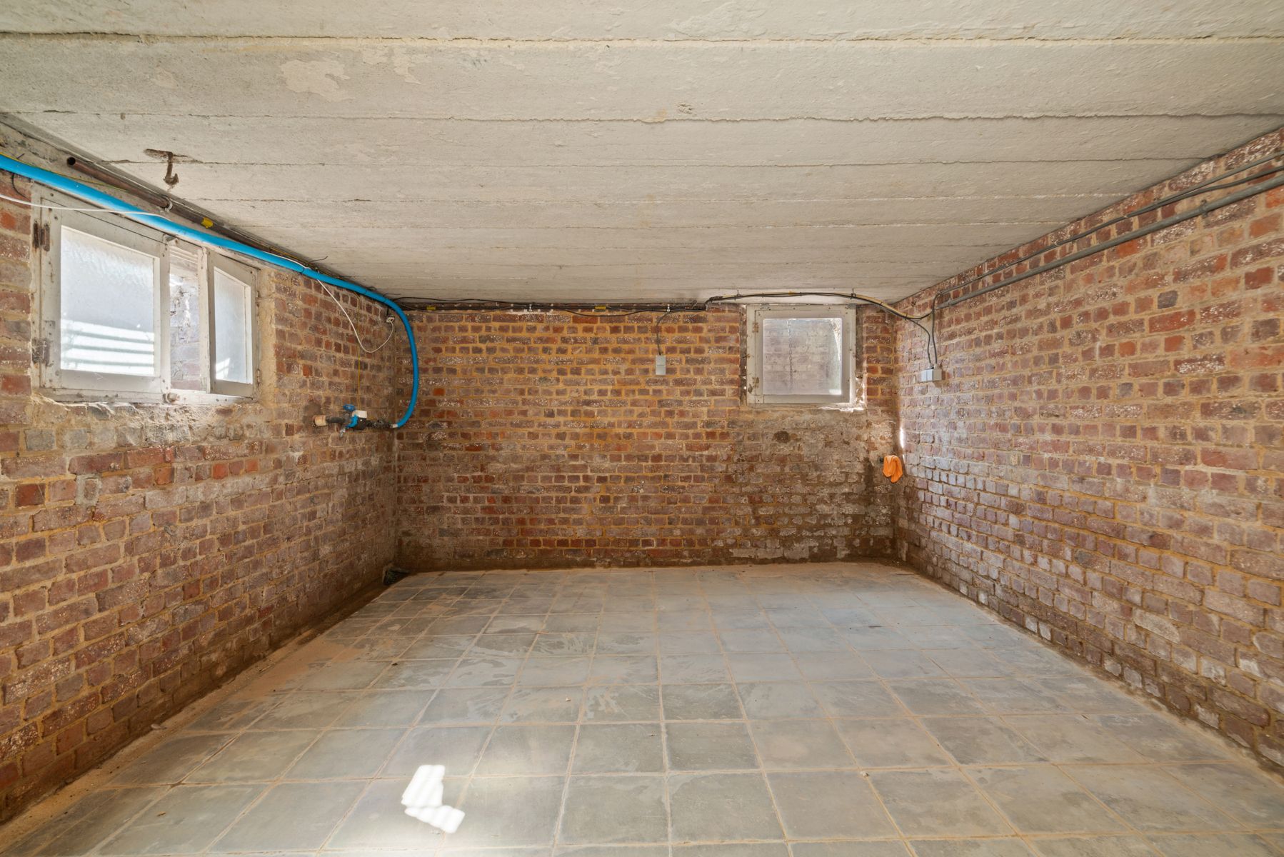 Instapklare halfopen bebouwing  met 3 slaapkamers op 1324 m² foto 12