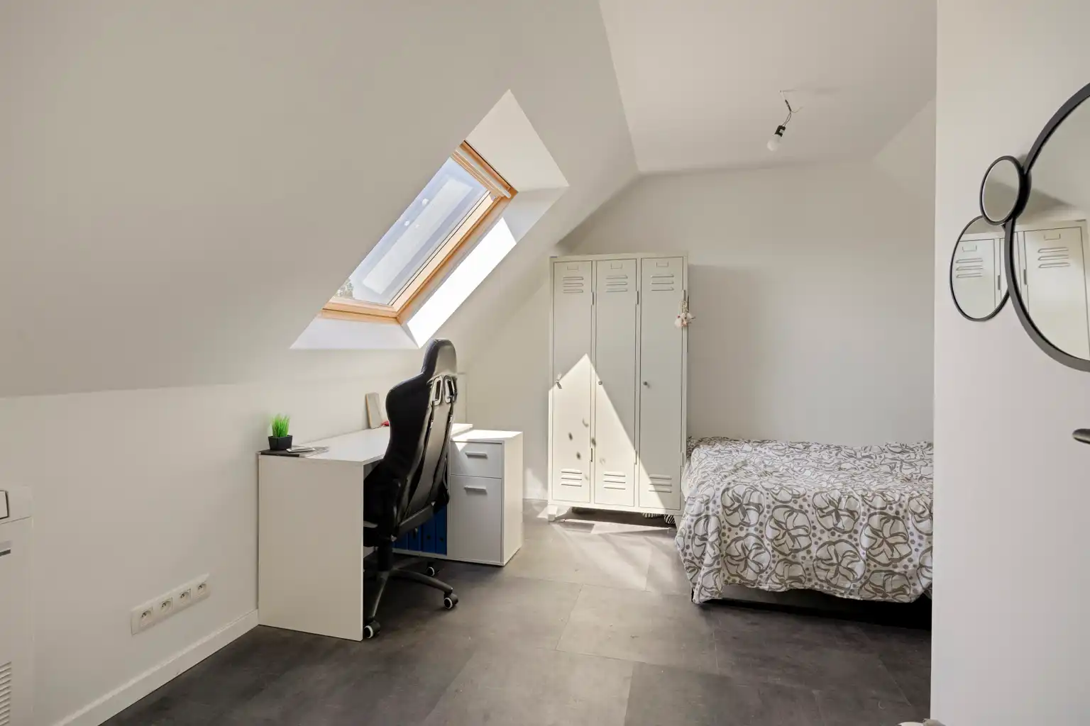 Ruim penthouse met 5 slaapkamers, 2 zuid terrassen en garage foto 27