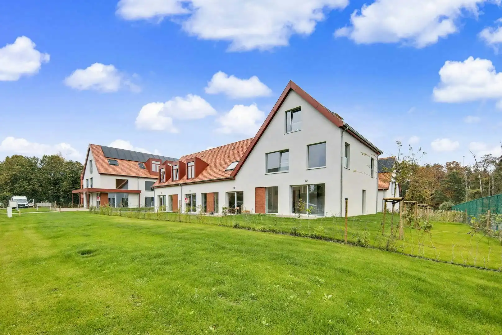 Unieke woning met 3 slaapkamers te Hasselt foto 2